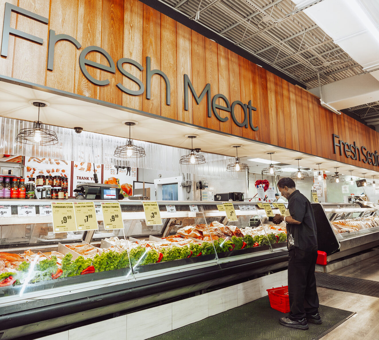 Cleaning and scaling fish at home